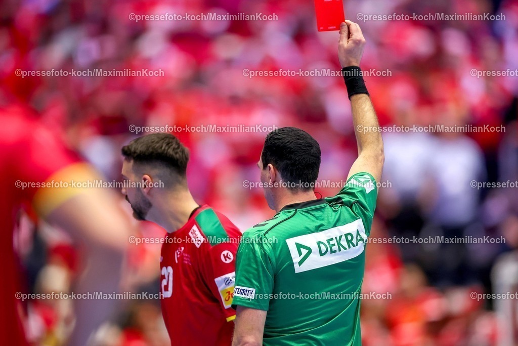 EHF16012601141 | 16.01.2026, Handball, Men's EHF EURO 2026, Portugal - Rumänien, Jyske Bank Boxen in Herning, Dänemark, Preliminary Round: Platzverweis und Rote Karte für  Miguel Jose Soares Neves (Portugal #20) 