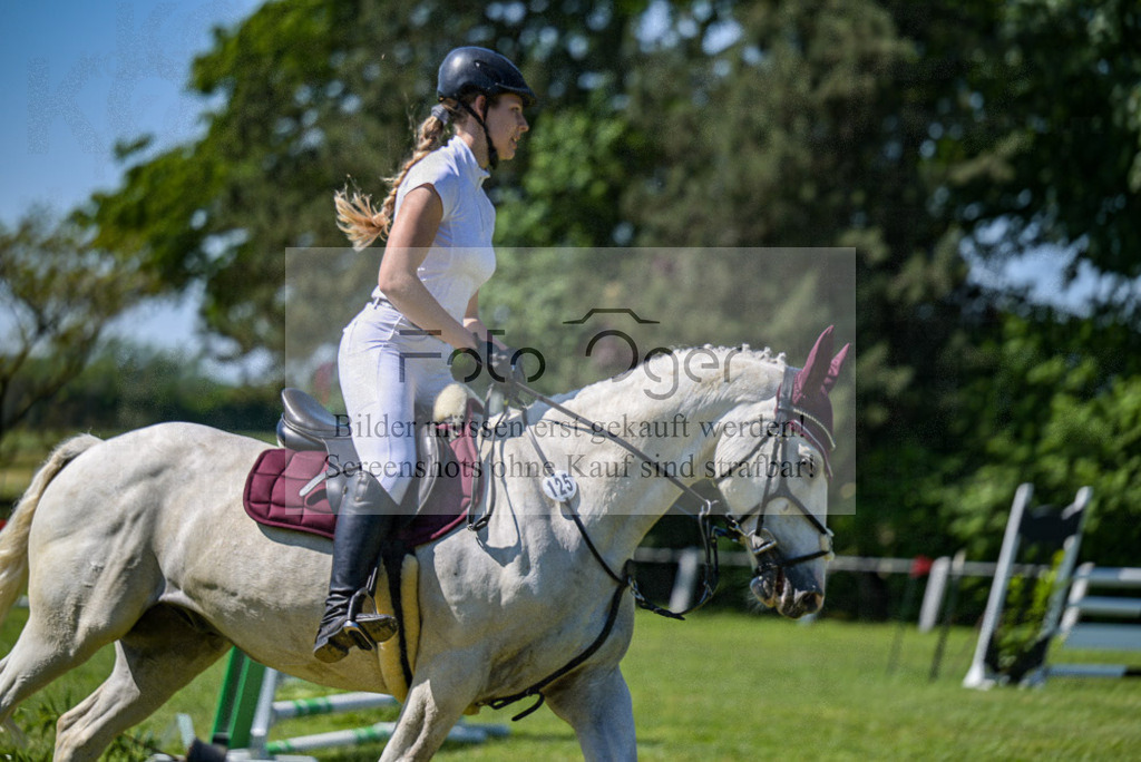 Reitturnier Voxtrup | Entdecke hochwertige Reitturnierfotos von Foto Oger. Professionell, emotional und authentisch – jetzt Lieblingsmomente im Shop bestellen.Deutschlandweite Turnierfotografie. - Realisiert mit Pictrs.com