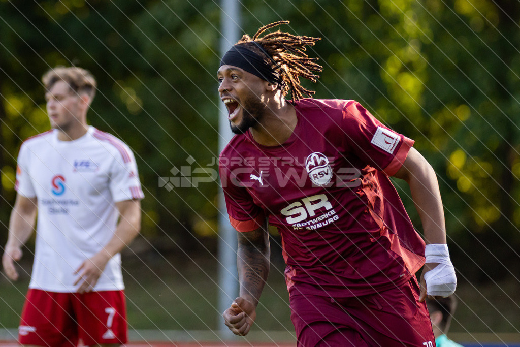 20250928_Picselweb-Fotografie_1R3_2536 | Spielszenen aus dem Spiel VfL Güldenstern Stade - Rotenburger SV. Ergebnis 0:3 - Realisiert mit Pictrs.com