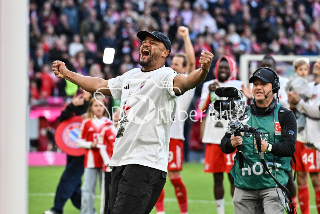 FC Bayern München - VfB Stuttgart | MUNICH, GERMANY - 19. APRIL: Bayern Munich celebrating the Deutsche Meiterschaft after the Bundesliga Match between FC Bayern Munich vs. VfB Stuttgart at Matchday 30 at Allianz Arena / DFL REGULATIONS PROHIBIT ANY USE OF PHOTOGRAPHS AS IMAGE SEQUENCES AND/OR QUASI-VIDEO / Vincent KOMPANY Trainer FC Bayern München