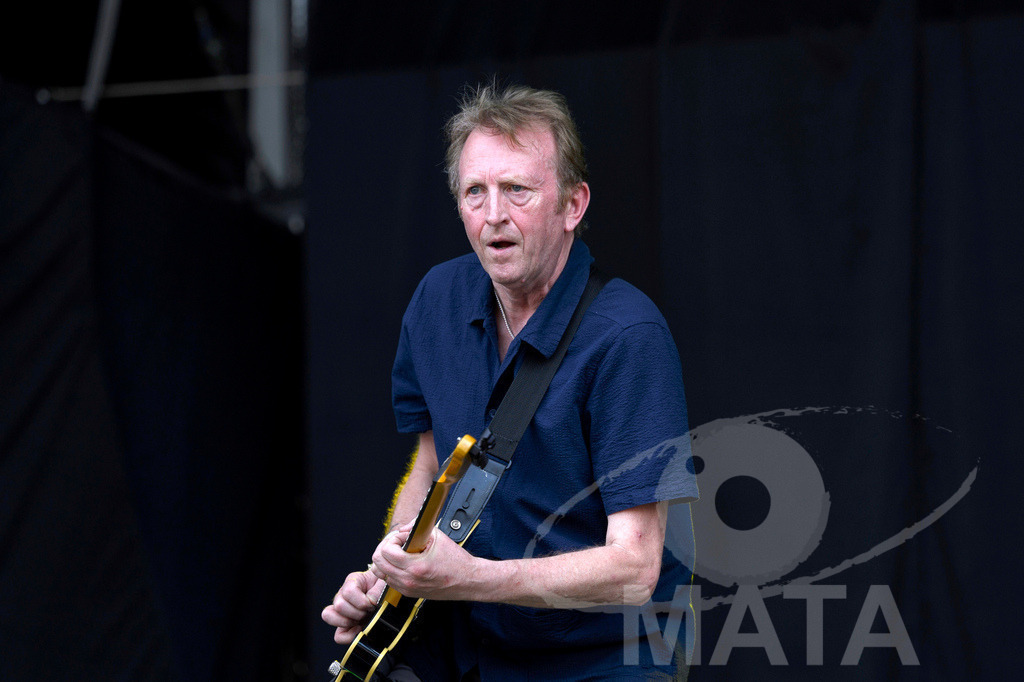 _DWA6687 | Schottisch Gitarrist Bruce Watson von der Band Big Country bei ihrem Auftritt im Rahmen des Festival Lieder am See 2024 in Franken Enderndorf Spalt, 27.07.2024 Bayern Deutschland - Realisiert mit Pictrs.com