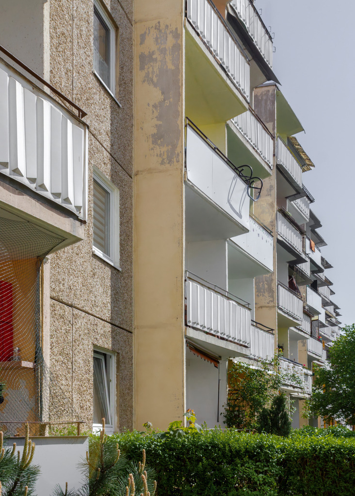 Weimar West | Brüstung WBS70 – Ostmoderne - Realisiert mit Pictrs.com