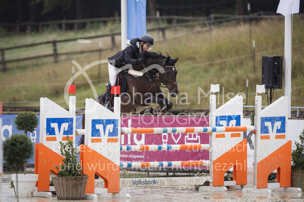 230727_BHO_M1-Spr_1-419 | Deine schönsten Turniermomente als professionelle Fotos! Entdecke hochwertige Pferdesport-Fotografie im Online-Shop. Jetzt Fotos finden & bestellen!