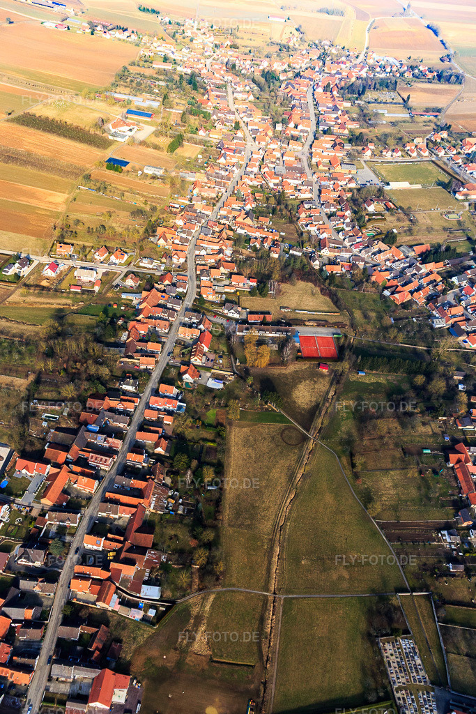 Luftbild: Rue des Forgerons aus Süden in Seebach im Bundesland Bas-Rhin in Frankreich. – Foto: IMG_096911.jpg vom 19.02.2017 durch Werner Riehm/FLY-FOTO.de – Auflösung des Originals: 3425 x 5137 px