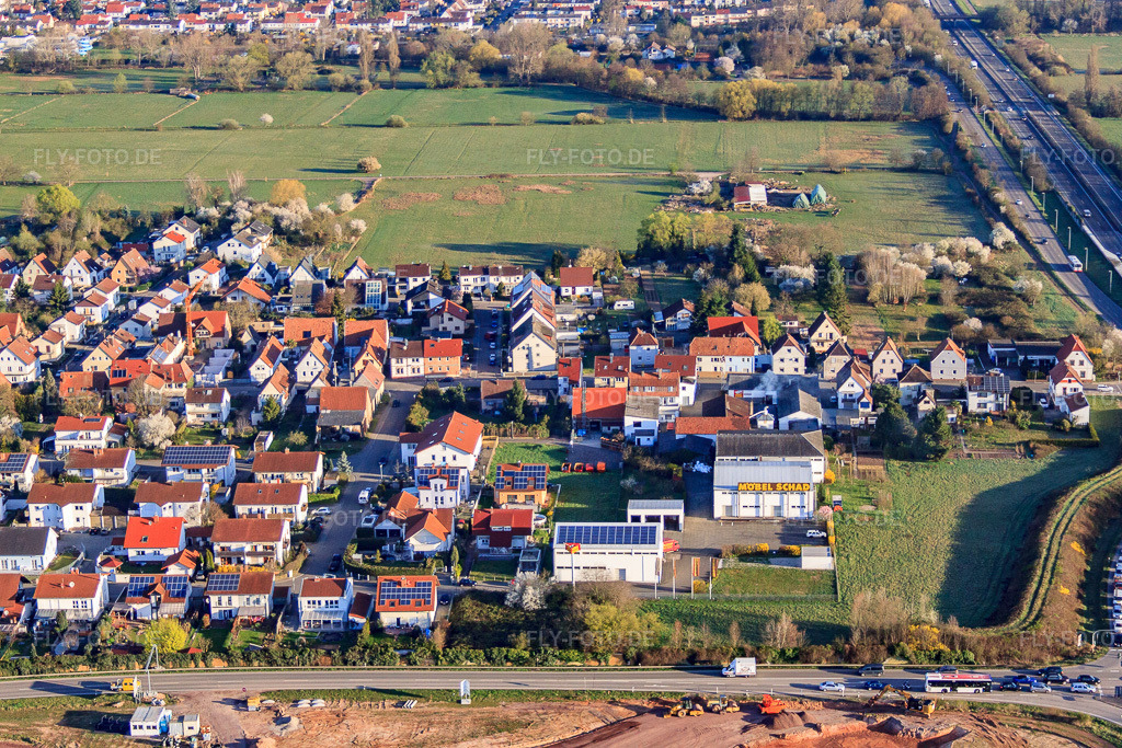 Luftbild: Breiter Weg im Ortsteil Queichheim in Landau im Bundesland Rheinland-Pfalz in Deutschland. Foto: IMG_63196.jpg vom 20.03.2014 durch Werner Riehm/FLY-FOTO.de