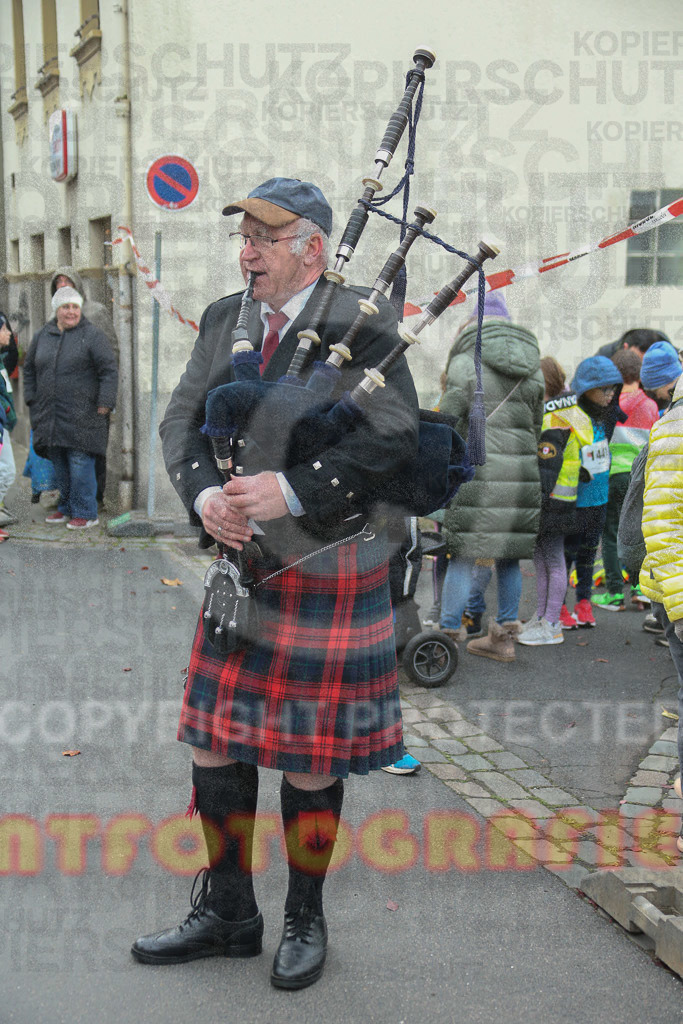 221127_0945_EX1_0104 | Sportfotografie im Rhein-Sieg Kreis, Köln, Bonn, NRW, Rheinland Pfalz, Hessen, etc. Unser Tätigkeitsfeld umfasst den Laufsport vom Volkslauf über den Marathon, Duathlon, Triathon bis zum Ultralauf wie Kölnpfad Ultra oder Schindertrail.