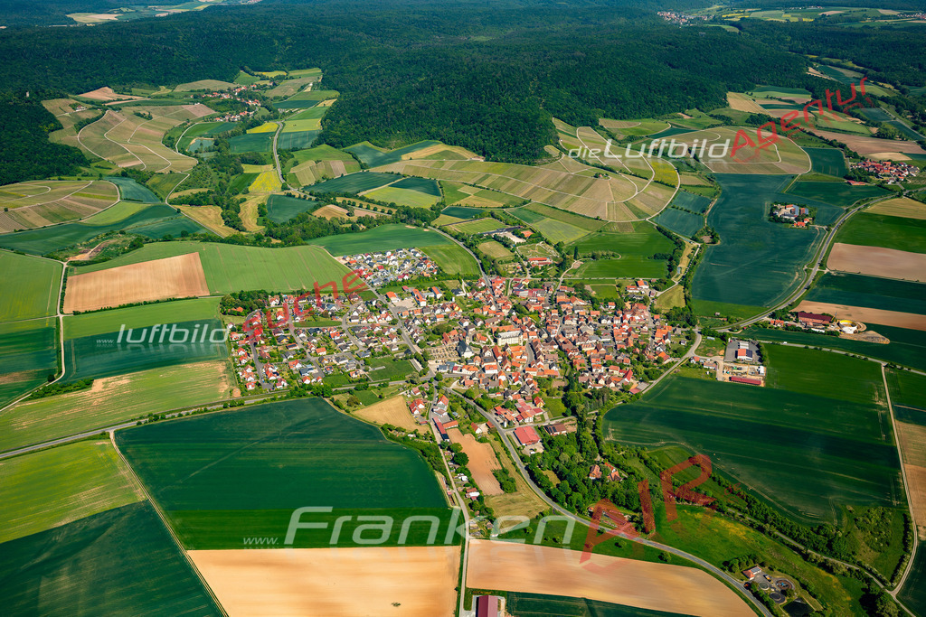 maps-oberschwarzach-luftaufnahme-bildrechte-1273-jahr-2025 | Luftaufnahme von Oberschwarzach Vs Google Maps- Die Luftaufnahme wurde 2025 vom UL-Flugzeug heraus erstellt ( keine Drohne ) - Hochauflösende Luftaufnahme - für professionelle Ausdrucke geeignet. Die Geschenkidee !Mit Lizenz und Bildrechte bestellbar