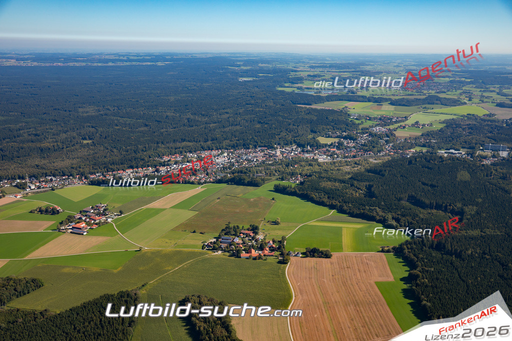 Aktuelles Luftbild von  Kirchseeon Kauf mit Lizenz / Bildrechten möglich- Die Luftaufnahme wurde 2021 mittels UL-Flugzeug erstellt ( keine Drohne ) - hochauflösende Kamera-Systeme von  Canon -Beste Qualität - Für grossformatige Ausdrucke geeignet. Die Geschenkidee !