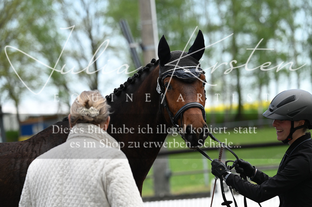 20230512_JK-Röhrsdorf-01-132 | Pferde- und Turnierfotografie in Westsachsen. Pferdeportraits, Auftragszeichnungen und intuitive Kunst.