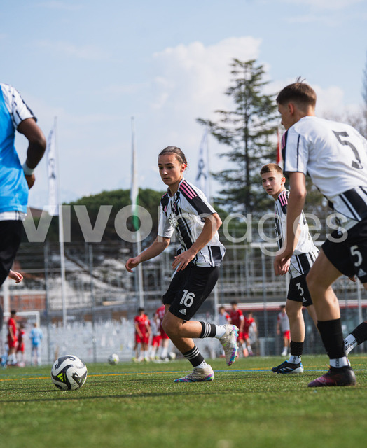 juv_lut_fmachado-0099 | Images from the Juniors B match between Juventus Academy and FC Lutry, played on 18 March 2026 in Lutry, Switzerland, featuring players, coaching staff and match action throughout the game.