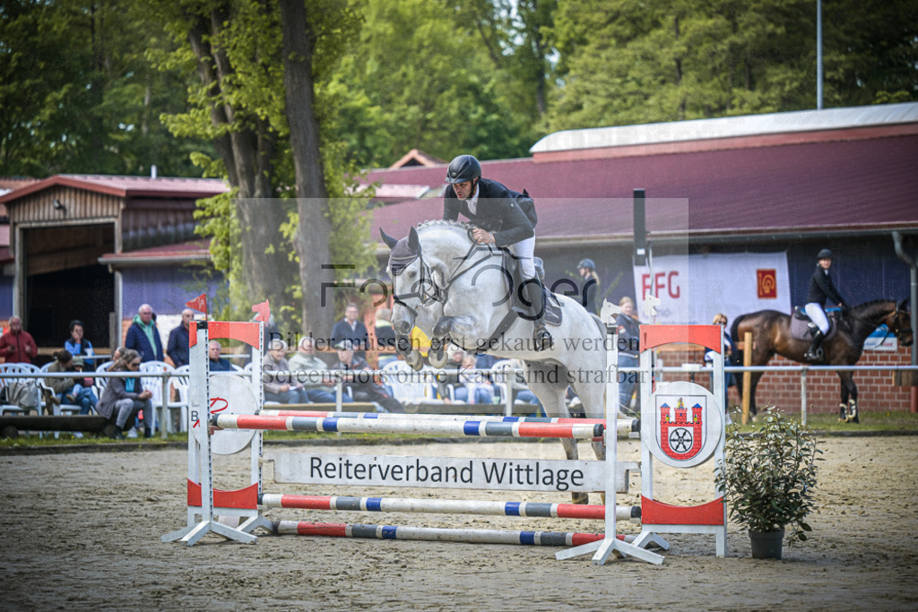 DOS_6278 | Entdecke hochwertige Reitturnierfotos von Foto Oger. Professionell, emotional und authentisch – jetzt Lieblingsmomente im Shop bestellen.Deutschlandweite Turnierfotografie. - Realisiert mit Pictrs.com