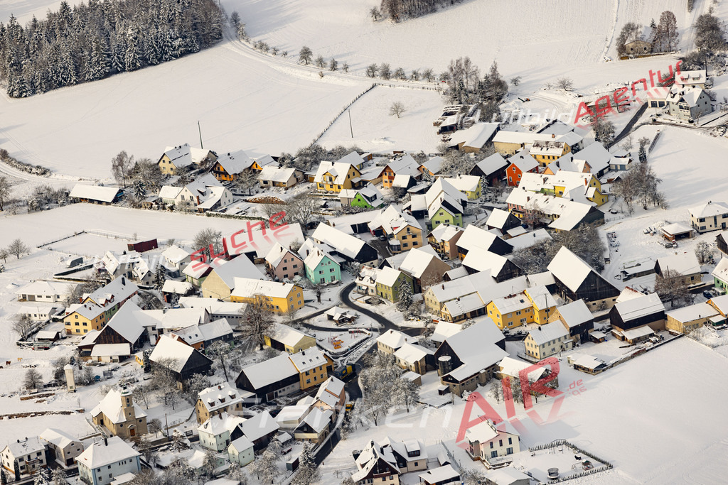 Das Luftbild zeigt : Gräfenhäusling Wattendorf - Die Luftaufnahme wurde 2023 vom UL-Flugzeug aus erstellt ( keine Drohne ) - Hochauflösende Luftaufnahme - Für grossformatige Ausdrucke geeignet. Die Geschenkidee !Mit Lizenz und Bildrechte bestellbar