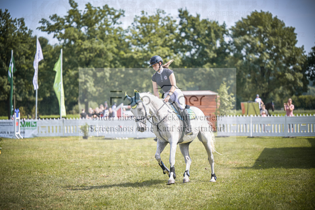 DOS_3968 | Entdecke hochwertige Reitturnierfotos von Foto Oger. Professionell, emotional und authentisch – jetzt Lieblingsmomente im Shop bestellen.Deutschlandweite Turnierfotografie. - Realisiert mit Pictrs.com