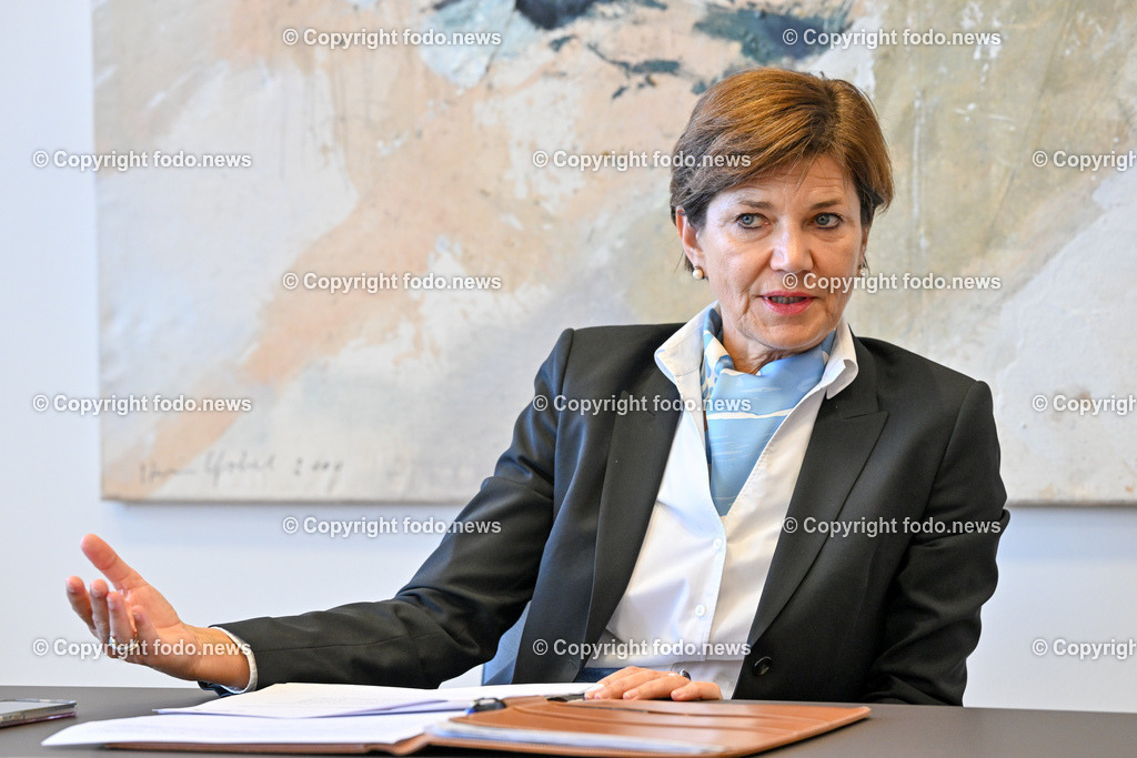 Michaela Keplinger-Mitterlehner (stv. Vorstandsvorsitzende der Raiffeisenlandesbank Oberoesterreich AG)_ 02.10.2023-22 | 02.10.2023, Raiffeisenlandesbank, AUT, Linz, im Bild Michaela Keplinger-Mitterlehner (stv. Vorstandsvorsitzende der Raiffeisenlandesbank Oberoesterreich AG)
