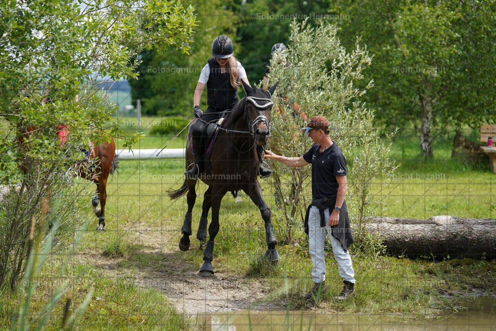 20240622-FAH07532 | Turnierfotografen Bayern, Reitsportbilder aus dem Geländekurs mit Felix Etzel auf dem Gut Waitzacker 2024