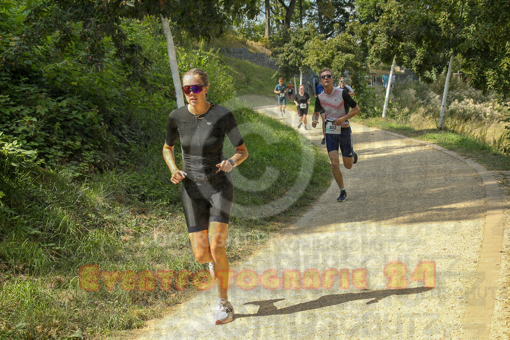 250824_1456_EX1_8131 | Sportfotografie im Rhein-Sieg Kreis, Köln, Bonn, NRW, Rheinland Pfalz, Hessen, etc. Unser Tätigkeitsfeld umfasst den Laufsport vom Volkslauf über den Marathon, Duathlon, Triathon bis zum Ultralauf wie Kölnpfad Ultra oder Schindertrail.
