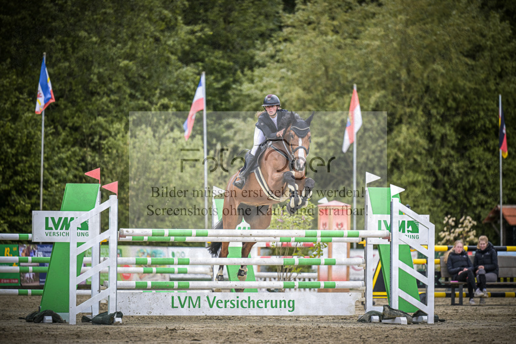 DOS_6181 | Entdecke hochwertige Reitturnierfotos von Foto Oger. Professionell, emotional und authentisch – jetzt Lieblingsmomente im Shop bestellen.Deutschlandweite Turnierfotografie. - Realisiert mit Pictrs.com