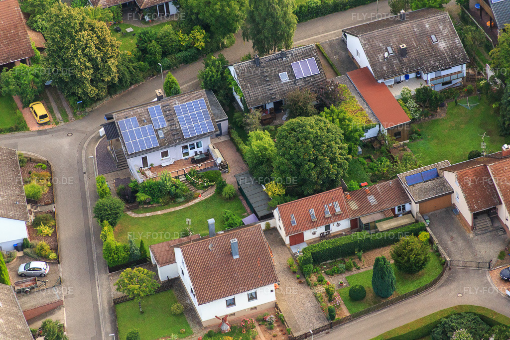 Luftbild: Landeckstr im Ortsteil Billigheim in Billigheim-Ingenheim im Bundesland Rheinland-Pfalz in Deutschland. Foto: IMG_092770.jpg vom 13.08.2016 durch Werner Riehm/FLY-FOTO.de