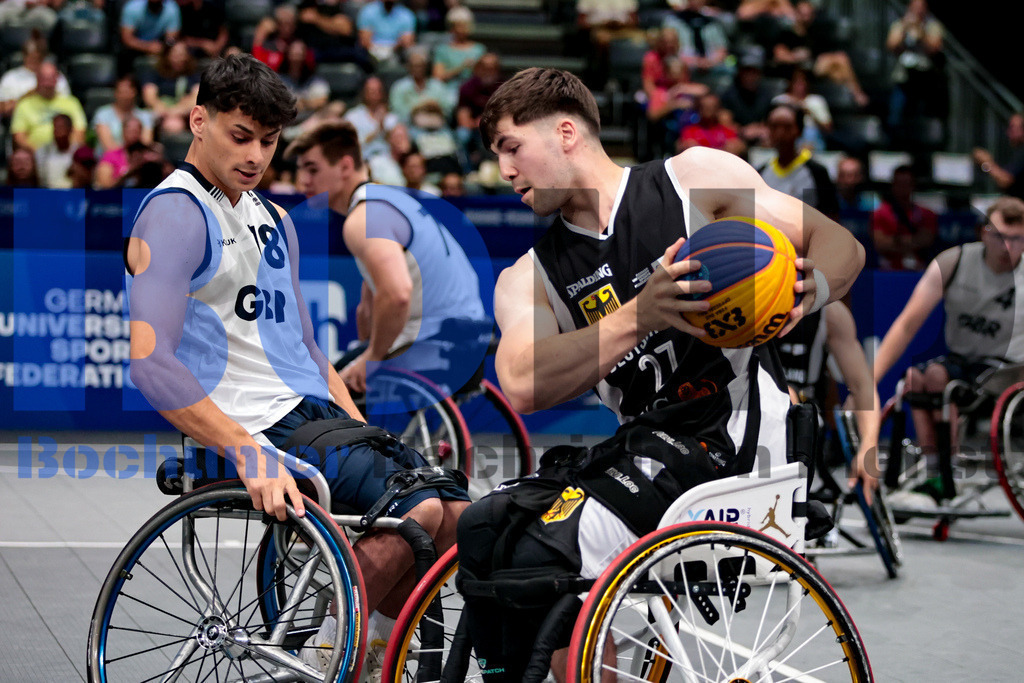 SES_TTG3X320250718-2779 | bond - Realisiert mit Pictrs.com