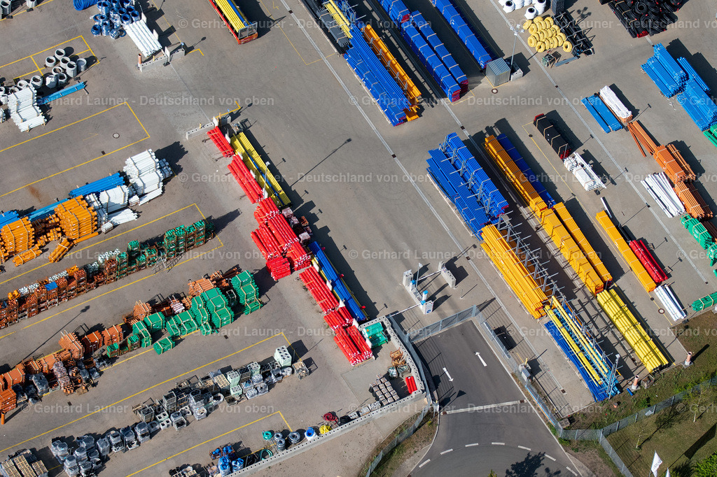 4025788 | ERFURT 06.05.2020 Gebäude und Produktionshallen auf dem Werksgelände der "HTI Thüringen" entlang der Stotternheimer Straße im Ortsteil Hohenwinden in Erfurt im Bundesland Thüringen, Deutschland. Weiterführende Informationen bei: HTI Thüringen KG. // Building and production halls on the premises of "HTI Thueringen" along the Stotternheimer Strasse in the district Hohenwinden in Erfurt in the state Thuringia, Germany. Further information at: HTI Thueringen KG. Foto: Gerhard Launer