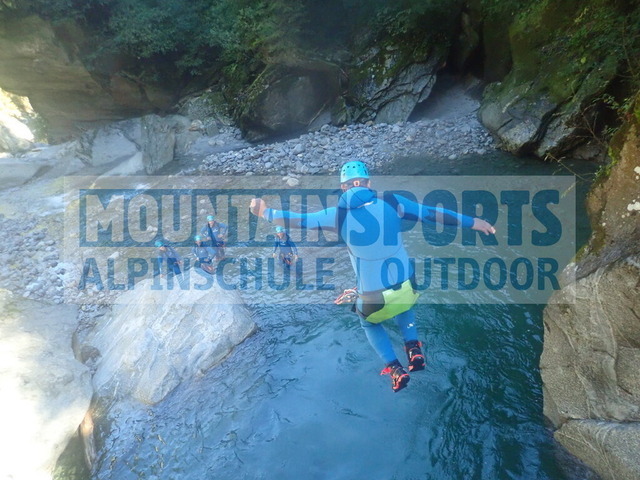 P1010072 | Bestelle die Bilder deines Berg- oder Wasser-Abenteuers mit Mountain Sports bequem von zu Hause aus direkt über unseren Online Fotoshop von pictrs.com. - Realisiert mit Pictrs.com