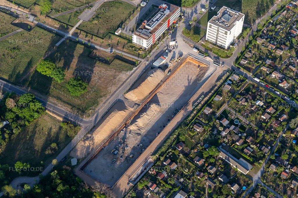 Luftbild: Baustelle im Technologiepark im Ortsteil Rintheim in Karlsruhe im Bundesland Baden-Württemberg in Deutschland. Foto: IMG_120518.jpg vom 23.04.2020 durch Werner Riehm/FLY-FOTO.de