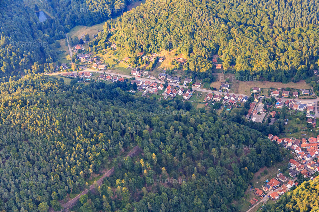 Luftbild: Im alten Kloster in Eußerthal im Bundesland Rheinland-Pfalz in Deutschland. Foto: IMG_084137.jpg vom 29.08.2015 durch Werner Riehm/FLY-FOTO.de