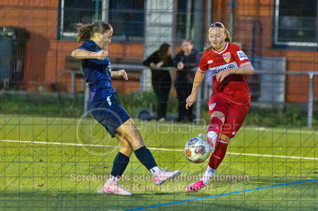 20261007_190703_0084-Bearbeitet_(c)_by_PhotoPeet | #,ASV Spartania Eislingen (blau) vs. VFB Stuttgart (rot), Fußball, Verbandspokal der B-Juniorinnen,  Saison 2026/2027, Kunstrasenplatz, Öschhalle, 73054 Eislingen, 07.10.2026 - 18:30 Uhr,Foto: PhotoPeet / Sport- &amp; Eventfotografie / Peter Harich