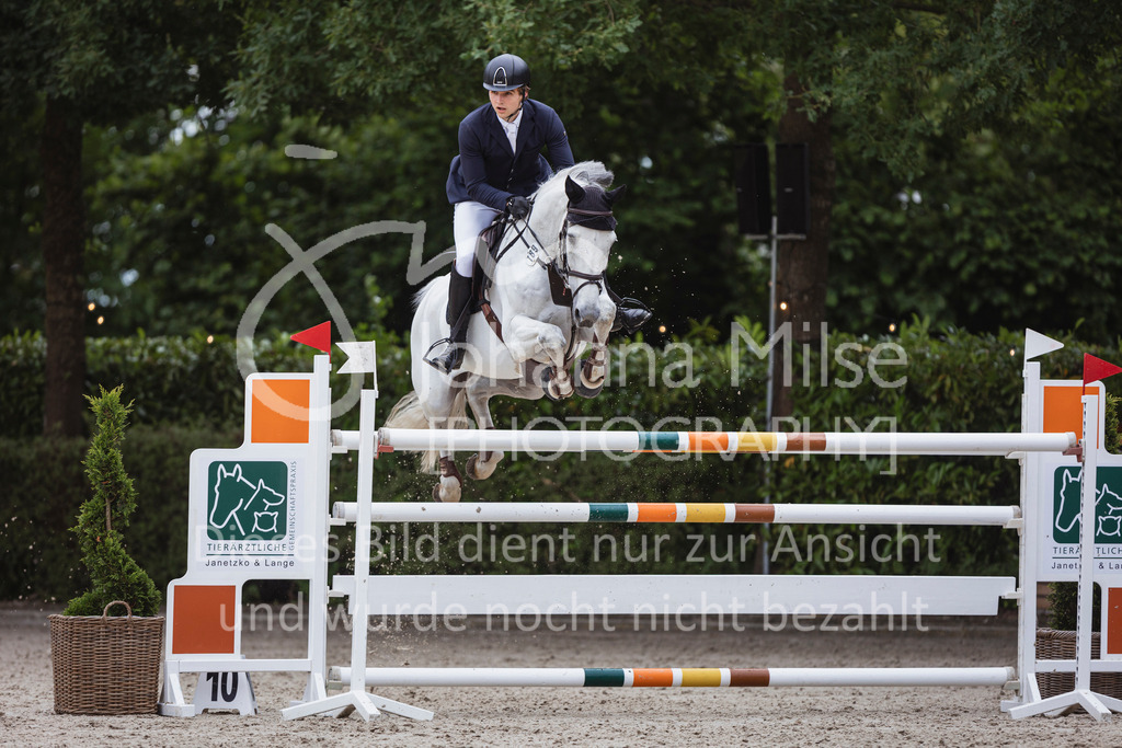 240614_Lemwerder_S1-Springen-539 | Deine schönsten Turniermomente als professionelle Fotos! Entdecke hochwertige Pferdesport-Fotografie im Online-Shop. Jetzt Fotos finden & bestellen!