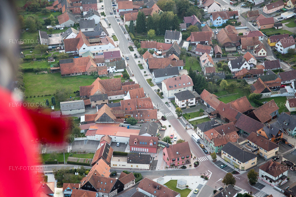 Aerial view: View of the town in Beinheim in the state Bas-Rhin, France.Photo: IMG_074471.jpg taken on 10/04/2014 by Werner Riehm/FLY-FOTO.comResolution of the original: 5472 x 3648 px