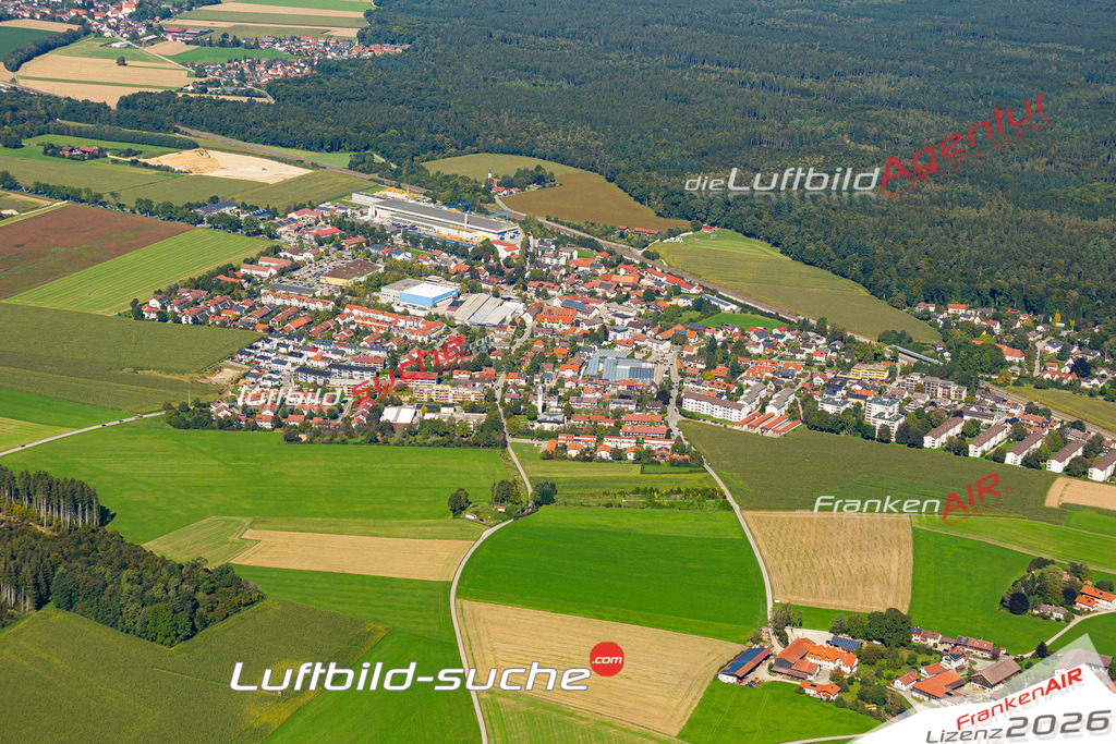 Die Luftaufnahme Eglharting - Kirchseeon wurde 2021 mittels Flugzeug (keine Drohne) erstellt. Hohe Auflösung -für große Poster und Wandbilder geeignet!