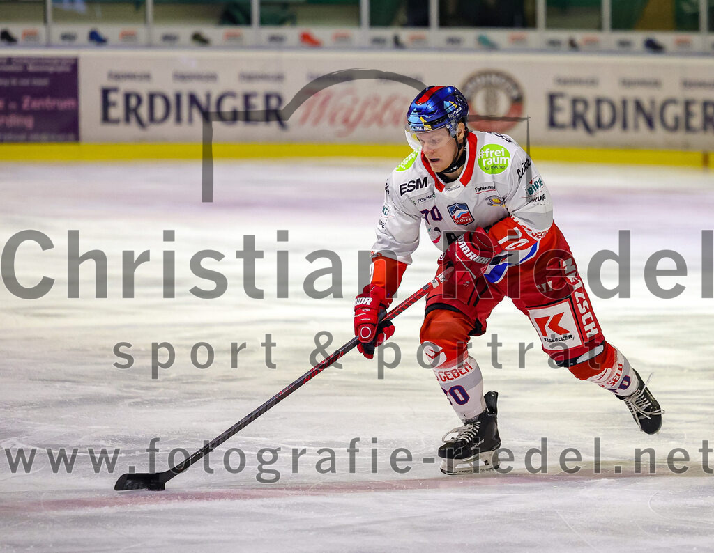 2025-11-16_046_TSV_Erding_gegen_Selber_Woelfe | Erding, Deutschland, 16.11.2025:Eishockey, Oberliga Süd 2025 / 2026, 17. Spieltag, TSV Erding gegen Selber Wölfe, Endergebnis: 3:1Stephan Tramm (Selber Wölfe, #70)Foto: Christian Riedel / fotografie-riedel.net