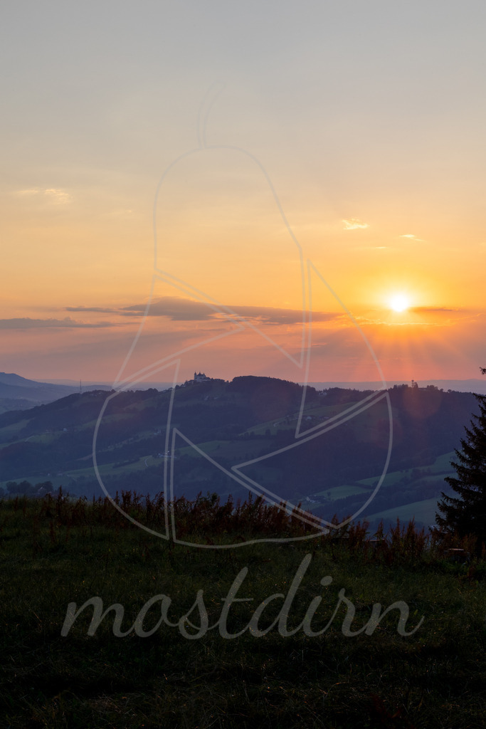 Abendrot Mostviertel | Bei Veröffentlichung des Bildes ist eine Namensnennung wie folgt erforderlich: 
Foto: Mostdirn Irmgard Wieser - Realisiert mit Pictrs.com