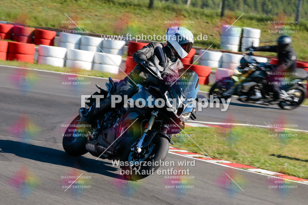 Moto-TeamOBK-21220 | Hier findet Ihr Bilder von Touristenfahrten auf der Nürburgring Nordschleife oder von anderen Veranstaltungen die ich besucht habe. Viel Spass beim Durch Schauen 