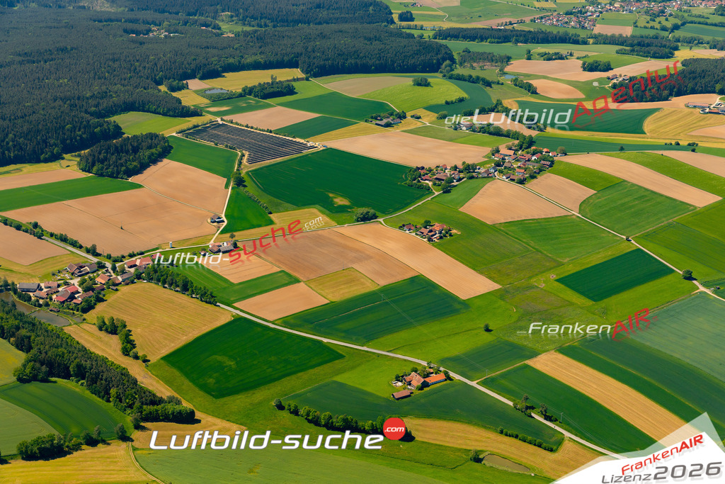Das Luftbild zeigt :  Stamsried - Die Luftaufnahme wurde 2024 vom UL-Flugzeug aus erstellt ( keine Drohne ) - Hochauflösende Luftaufnahme - Für grossformatige Ausdrucke geeignet. Die Geschenkidee !Mit Lizenz und Bildrechte bestellbar