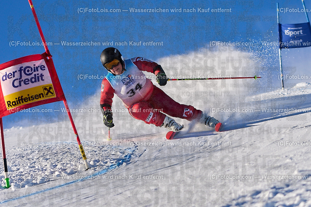 ALP3775_MASTERS-Cup_GS-C Damen_Esletzbichler Elfriede | (C)FotoLois.com, Alois Spandl. FIS Masters-Cup Wildschönau, Giant Slalom auf der Piste Schatzberg GS, Siegerehrung auf dem Dorfplatz Niederau, Sa 13. Januar 2024.