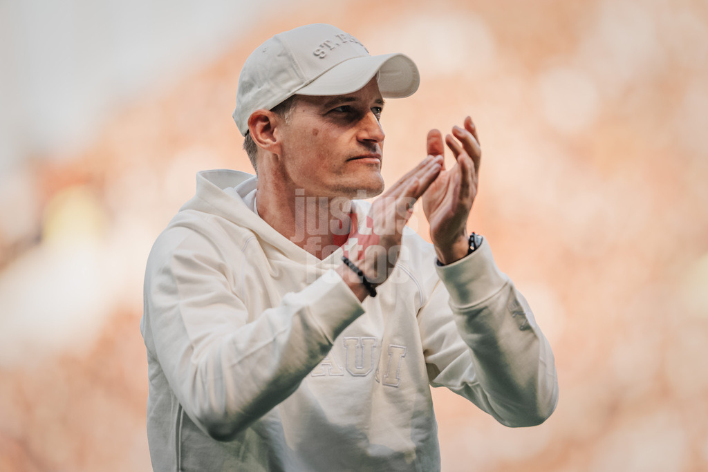 Fußball | Männer | Saison 2025/2026  | Fußball-Bundesliga | 27. Spieltag | FC St. Pauli vs. SC Freiburg | 22.04.2026 | Alexander Blessin (Trainer, FC St. Pauli)