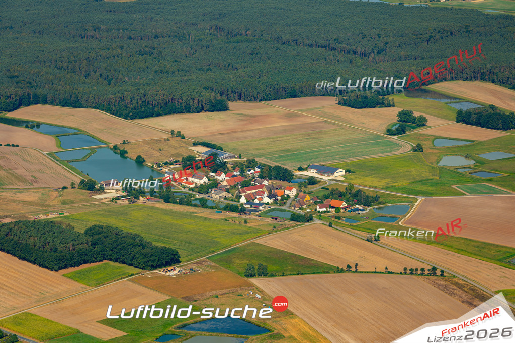 Das Luftbild zeigt : Sauerheim Weisendorf - Die Luftaufnahme wurde 2024 vom UL-Flugzeug aus erstellt ( keine Drohne ) - Hochauflösende Luftaufnahme - Für grossformatige Ausdrucke geeignet. Die Geschenkidee !Mit Lizenz und Bildrechte bestellbar