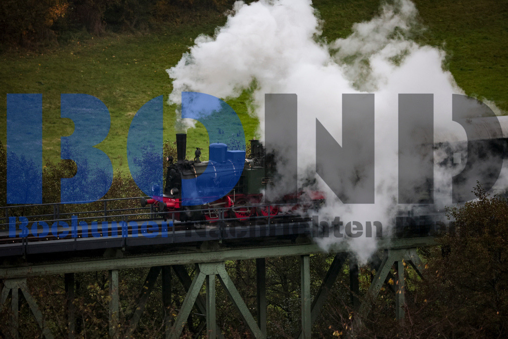  04.11.2023 - 
 | Sebastian Sendlak / Bochumer Nachrichtendienst (BOND) - Dampflok Waldbroel auf der Volmetalbahn - Realisiert mit Pictrs.com