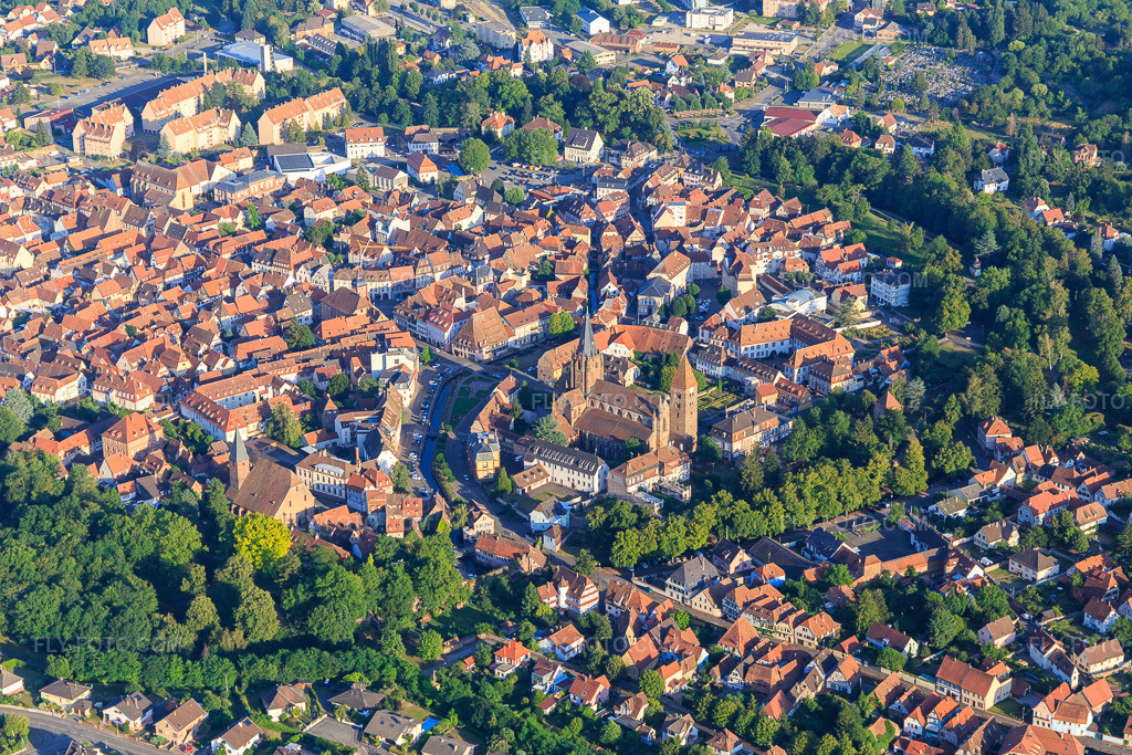 Aerial view: Historic Old Town from the Northeast in Wissembourg in the state Bas-Rhin, France. – Photo: IMG_120999-2.jpg taken on 07/23/2020 by Werner Riehm/FLY-FOTO.com – Resolution of the original: 5472 x 3648 px