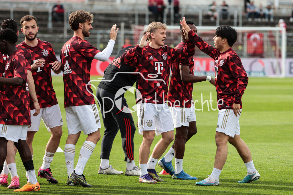 FC Würzburger Kickers - FC Bayern Amateure | Das Tem der kleinen Bayern motiviert sich nochmal vor der Partie in Wuerzburg