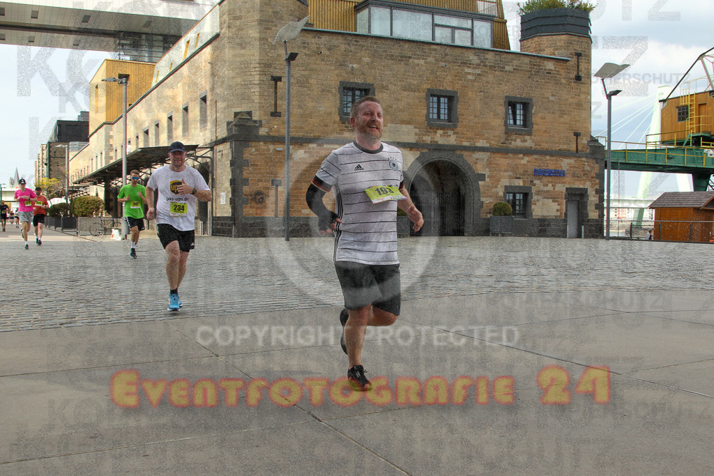 250920_1527_EV4_8834 | Sportfotografie im Rhein-Sieg Kreis, Köln, Bonn, NRW, Rheinland Pfalz, Hessen, etc. Unser Tätigkeitsfeld umfasst den Laufsport vom Volkslauf über den Marathon, Duathlon, Triathon bis zum Ultralauf wie Kölnpfad Ultra oder Schindertrail.