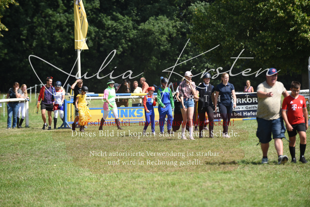 DSC_0137 | Pferde- und Turnierfotografie in Westsachsen. Pferdeportraits, Auftragszeichnungen und intuitive Kunst.