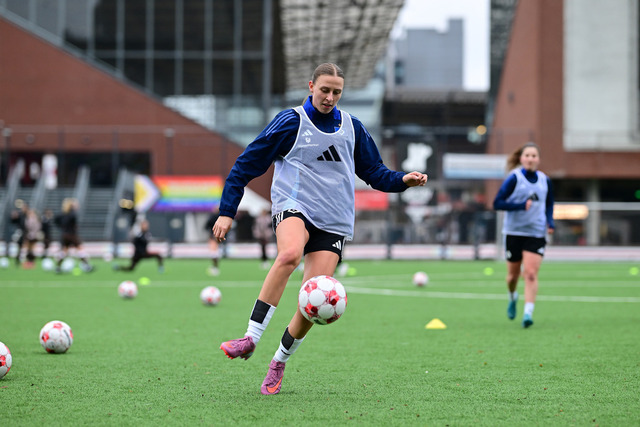 Fußball I Frauen I Saison 2025-2026 I Regionalliga Nord I 10. Spieltag I FC St. Pauli - Hamburger SV U20 I 13059 | Der Sportfotograf. - Realisiert mit Pictrs.com