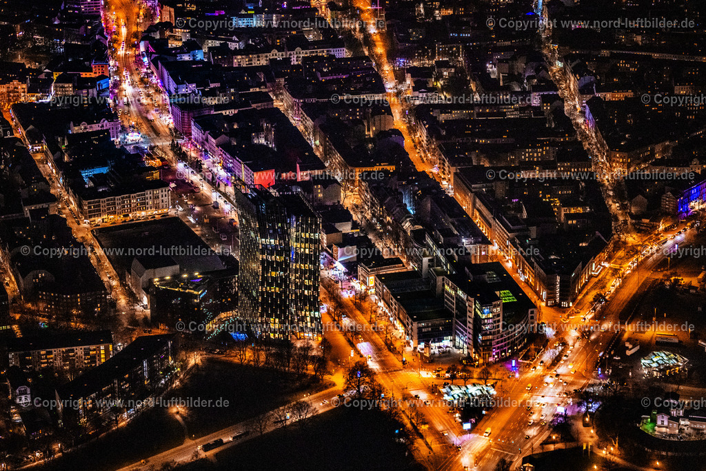 Hamburg_St_Pauli_Tanzende_Türme_Reeperbahn_Nachtaufnahme_ELS_6412060325 | HAMBURG 06.03.2025 Nacht- Lichter und Beleuchtung Hochhaus- Ensemble " Tanzende Türme " an der Ecke Reeperbahn - Zirkusweg im Ortsteil Sankt Pauli in Hamburg, Deutschland. Weiterführende Informationen bei: ARCOTEL Hotels & Resorts GmbH,  Hadi Teherani Architects GmbH,  Hillmer und Richter Architekten GmbH,  IQ Tower GmbH & Co. KG,  STRABAG AG,  TTG Betriebs GmbH & Co. KG. // Night lighting high-rise ensemble of " Tanzende Tuerme " on corner Reeperbahn - Zirkusweg in the district Sankt Pauli in Hamburg, Germany. Further information at: ARCOTEL Hotels & Resorts GmbH,  Hadi Teherani Architects GmbH,  Hillmer und Richter Architekten GmbH,  IQ Tower GmbH & Co. KG,  STRABAG AG,  TTG Betriebs GmbH & Co. KG. Foto: Martin Elsen