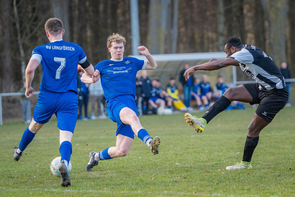 Fußball I Herren I Saison 2025-2026 I Kreisliga VEC I 17. Spieltag I BW Langförden - SV Falke Steinfeld I 7438 | jns.sportfotos - Realisiert mit Pictrs.com