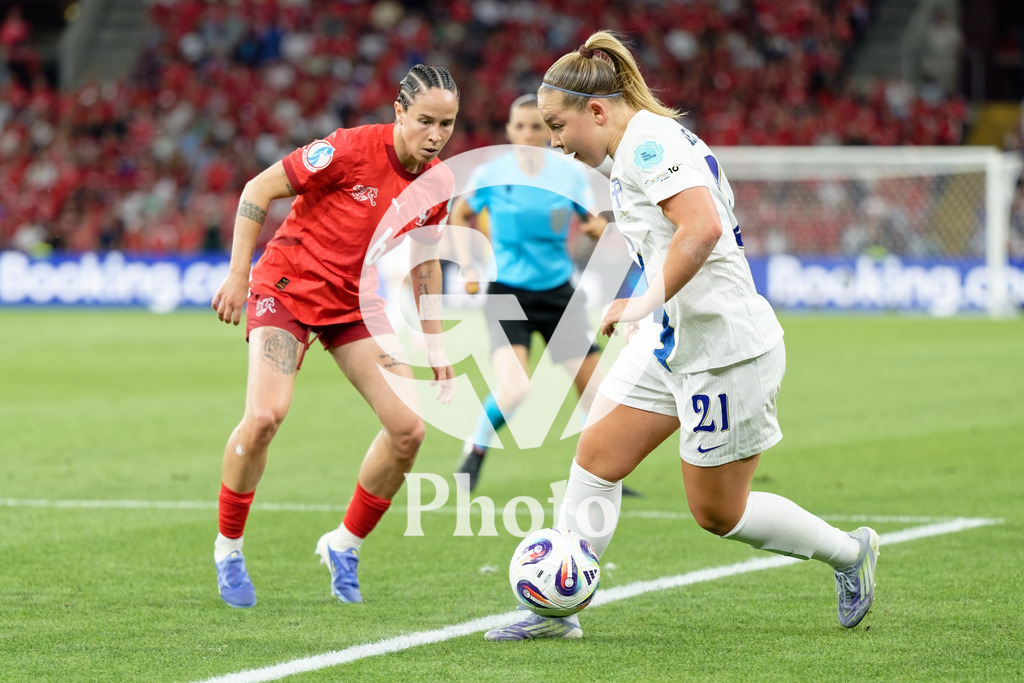 Finland v Switzerland: UEFA Women's EURO 2025 Group A | GENEVA, SWITZERLAND - JULY 10: Geraldine Reuteler of Switzerland (L) and Oona Sevenius of Finland (R) fight for possession  during the UEFA Women's EURO 2025 Group A match between Finland and Switzerland at Stade de Geneve on July 10, 2025 in Geneva, Switzerland. (Photo by Giuseppe Velletri/Sports Press Photo/Getty Images)