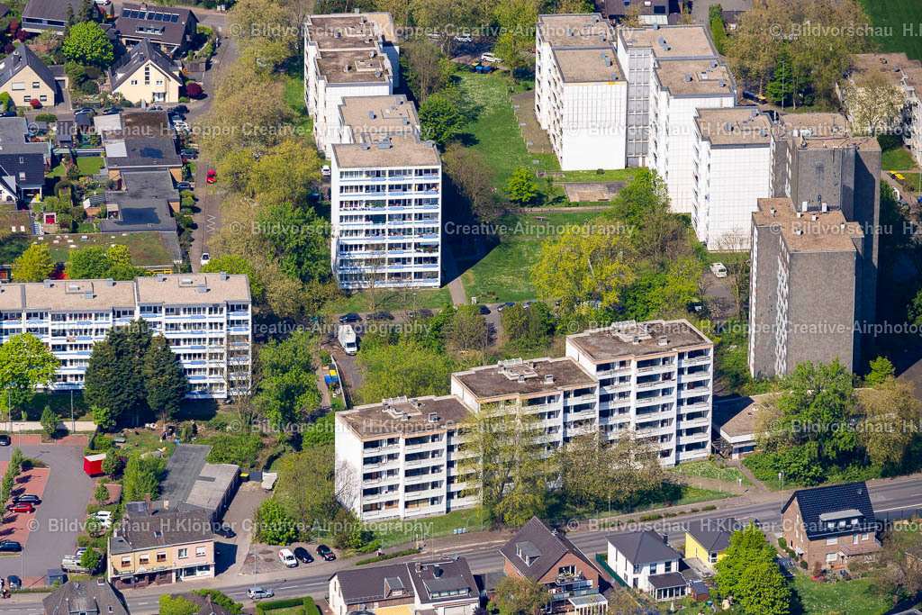 Luftbilder Neukirchen-Vluyn-0556 | Luftbild Plattenbau- Hochhaus- Wohnsiedlung im Ortsteil Vluyn in Neukirchen-Vluyn im Bundesland Nordrhein-Westfalen, Deutschland - Realisiert mit Pictrs.com