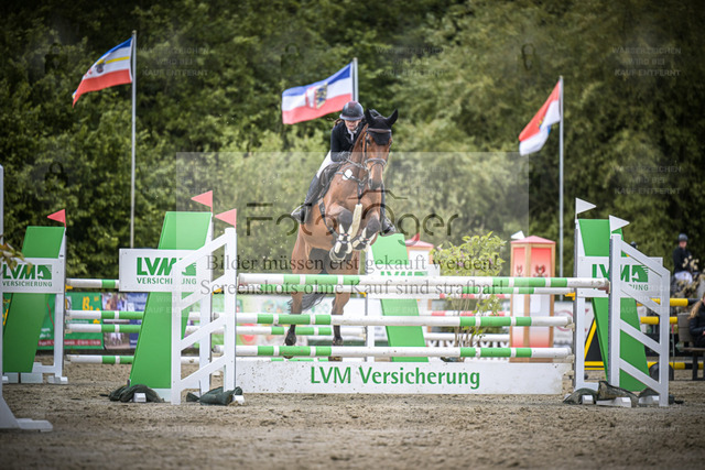 DOS_4610 | Entdecke hochwertige Reitturnierfotos von Foto Oger. Professionell, emotional und authentisch – jetzt Lieblingsmomente im Shop bestellen. - Realized with Pictrs.com