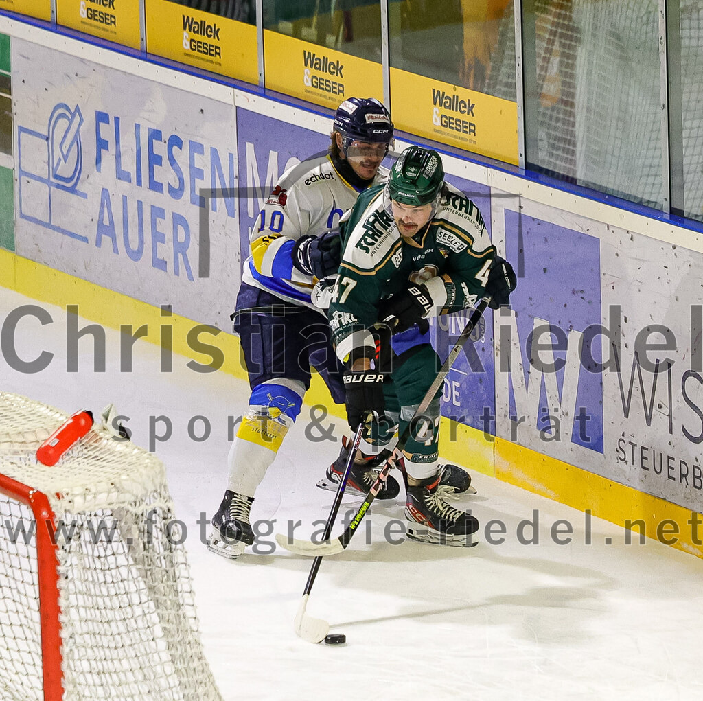 2026-01-09_060_TSV_Erding_gegen_Stuttgart_Rebels | Erding, Deutschland, 09.01.2026:Eishockey, Oberliga Süd 2025 / 2026, 35. Spieltag, TSV Erding gegen Stuttgart Rebels, Endergebnis: Calvin Fischer (Stuttgart Rebels, #10), Marco Pfleger (Erding Gladiators, #47)Foto: Christian Riedel / fotografie-riedel.net